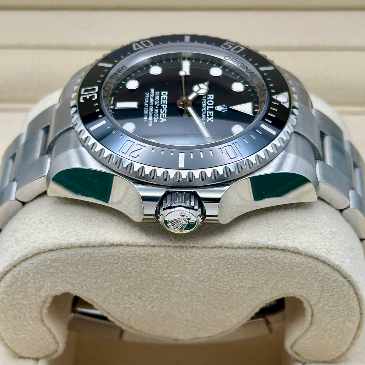 Rolex Deepsea Sea-Dweller Ref. 136660
