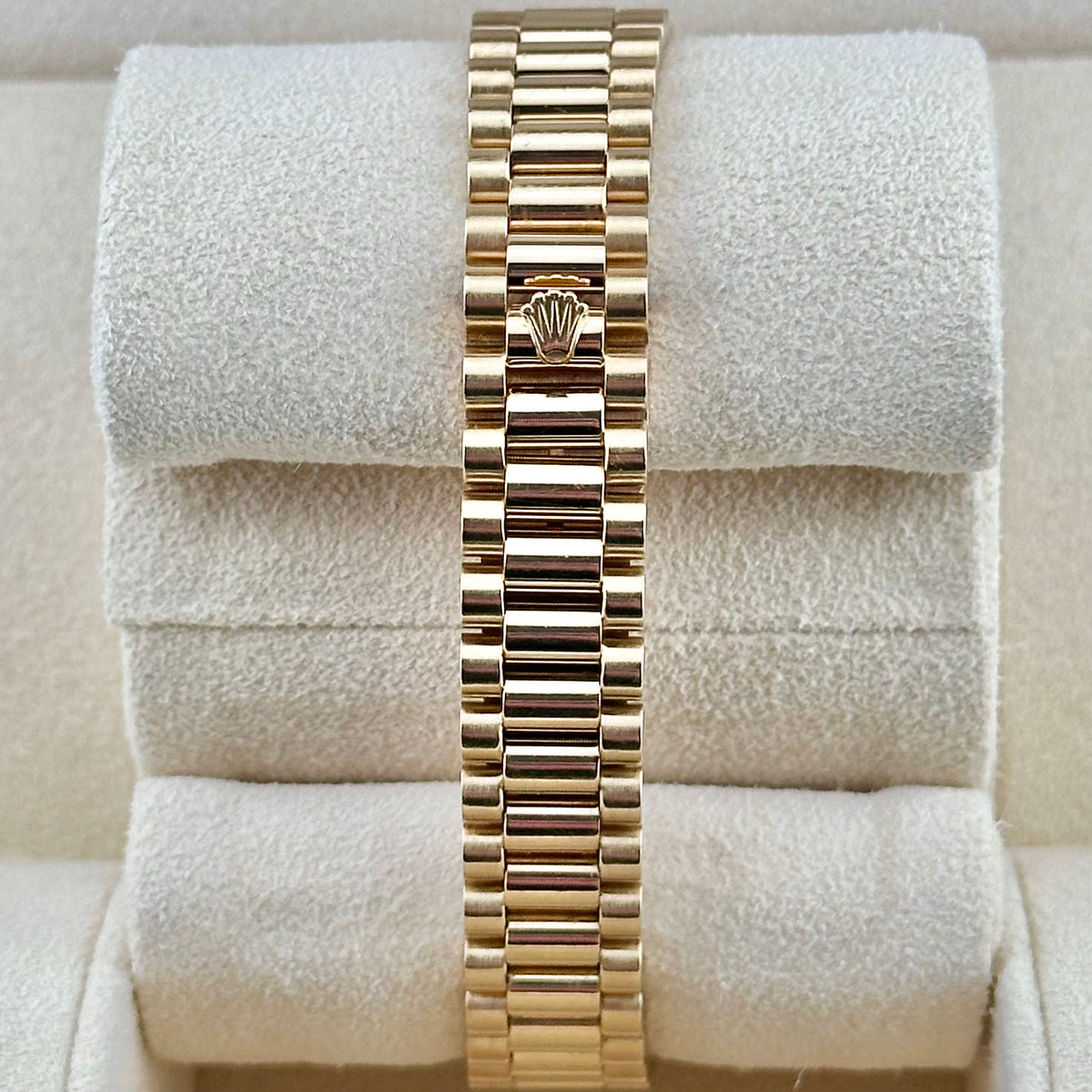 Rolex Lady-Datejust 26mm 18k Yellow Gold Champagne Dial Ref. 69178