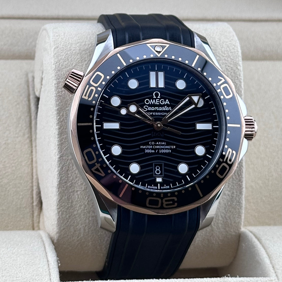 Omega Seamaster Diver 300M Co-Axial Master Chronometer 42mm Steel/Sedna Gold, Black Wave Dial, Rubber Strap Ref. 210.22.42.20.01.002
