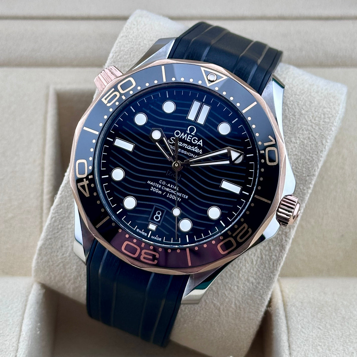 Omega Seamaster Diver 300M Co-Axial Master Chronometer 42mm Steel/Sedna Gold, Black Wave Dial, Rubber Strap Ref. 210.22.42.20.01.002