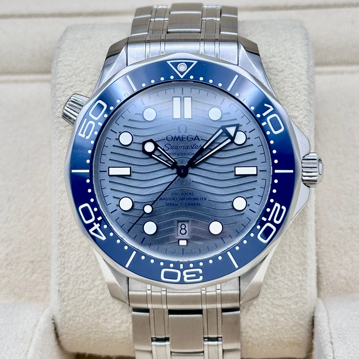 Seamaster 300 Grey Ceramic Ref. 210.30.42.20.06.001
