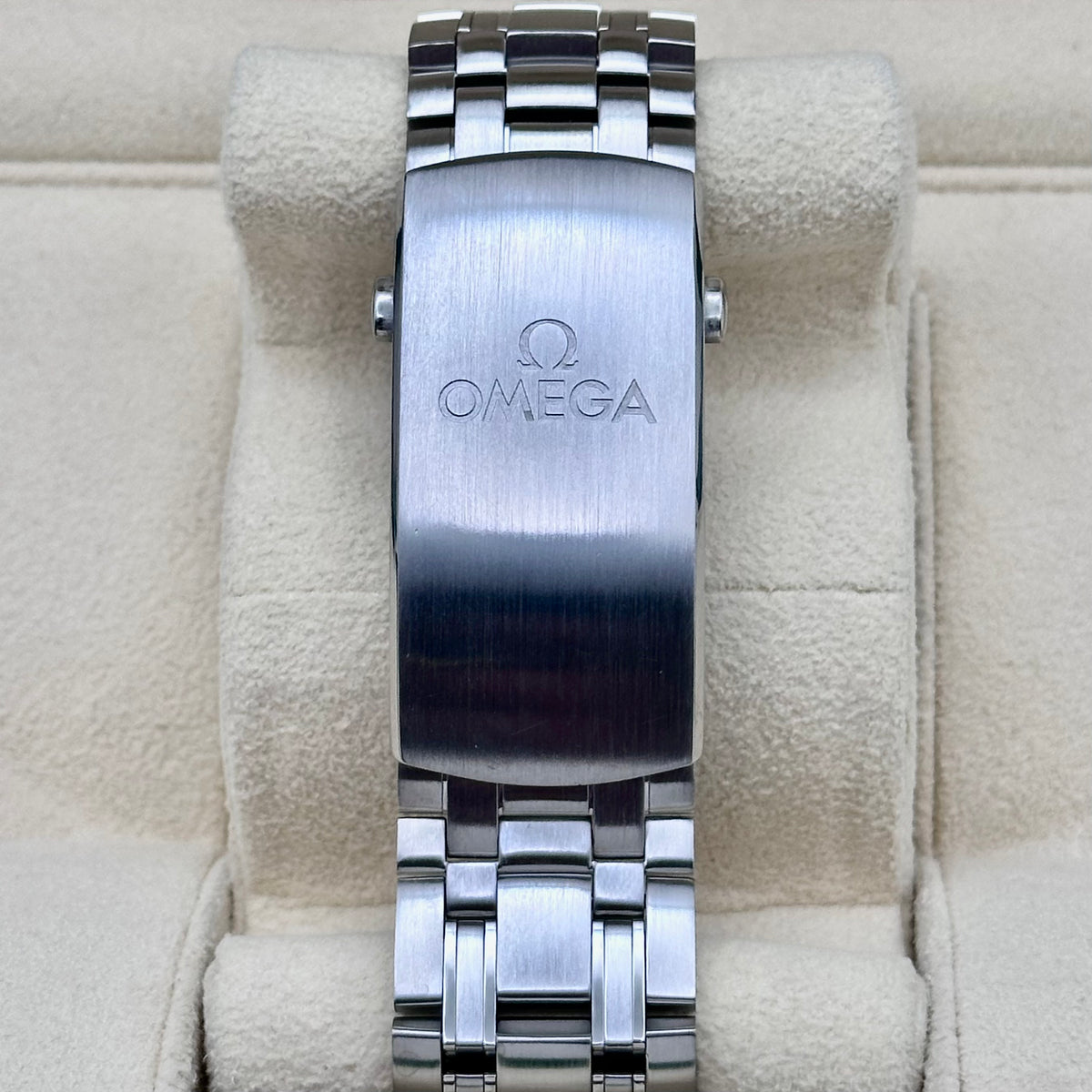 Seamaster 300 White Ceramic Ref. 210.30.42.20.04.001