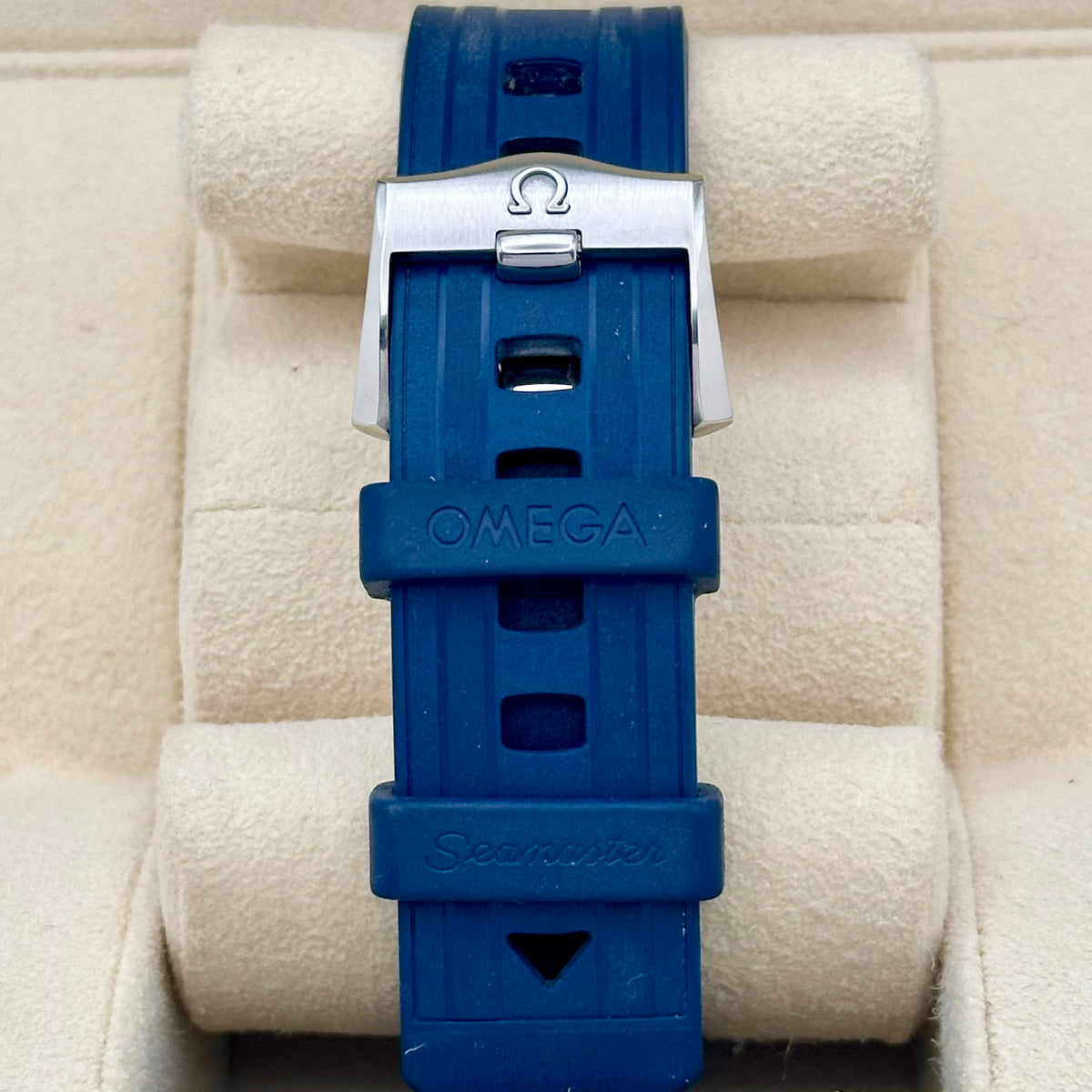Omega Seamaster Diver 300M Blue Wave Dial Ref. 210.22.42.20.01.002