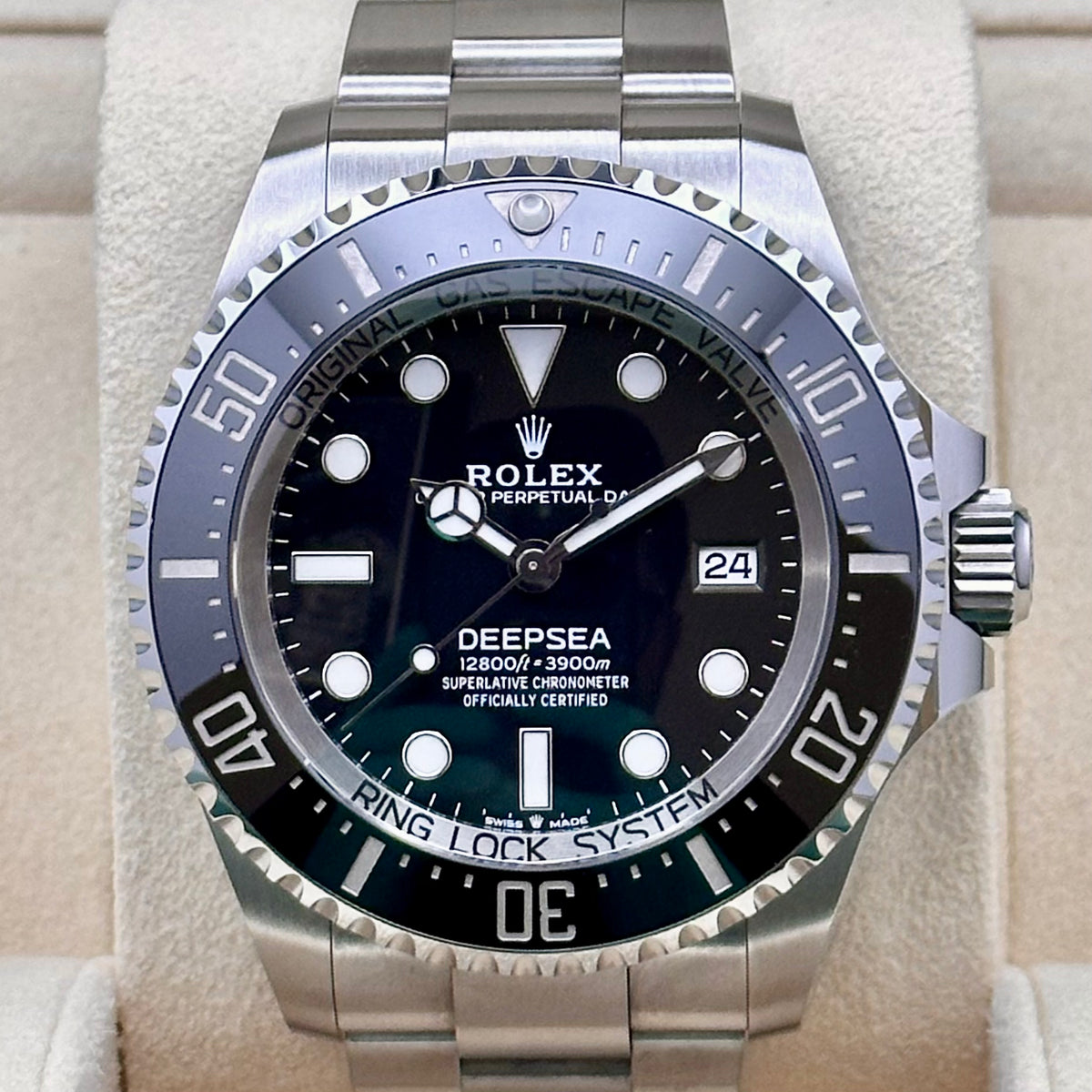 Rolex Deepsea Sea-Dweller Ref. 136660