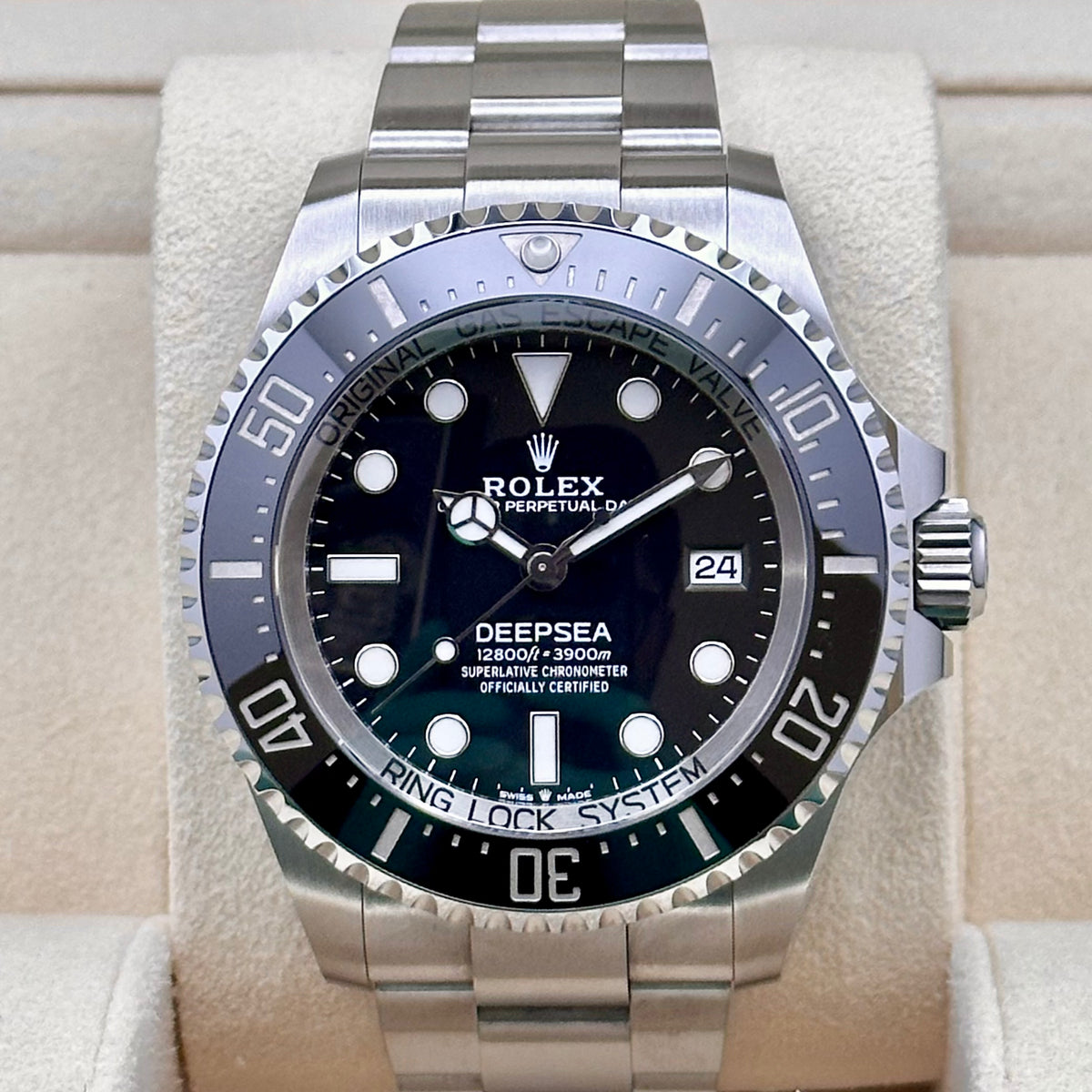 Rolex Deepsea Sea-Dweller Ref. 136660
