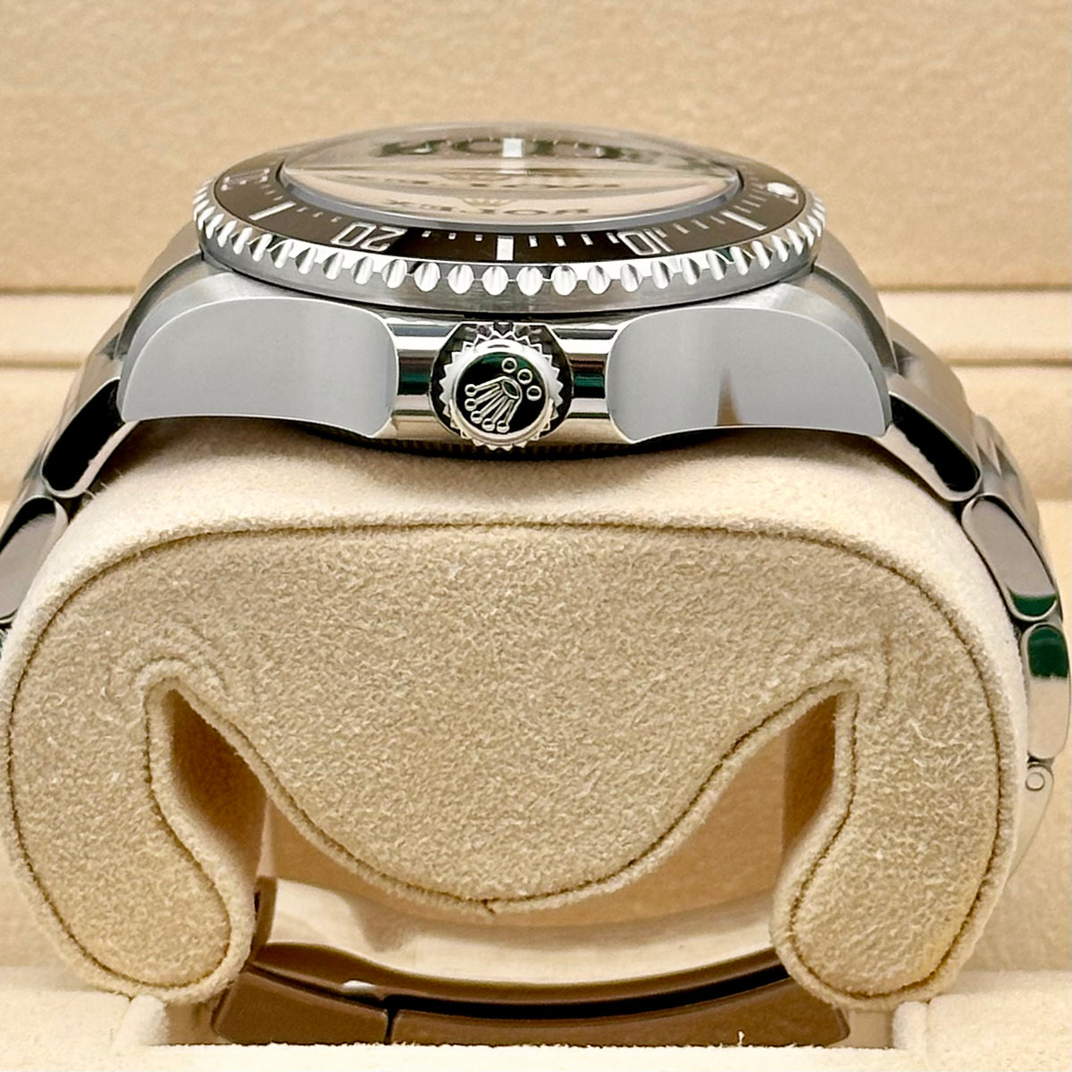 Rolex Deepsea Sea-Dweller Ref. 136660