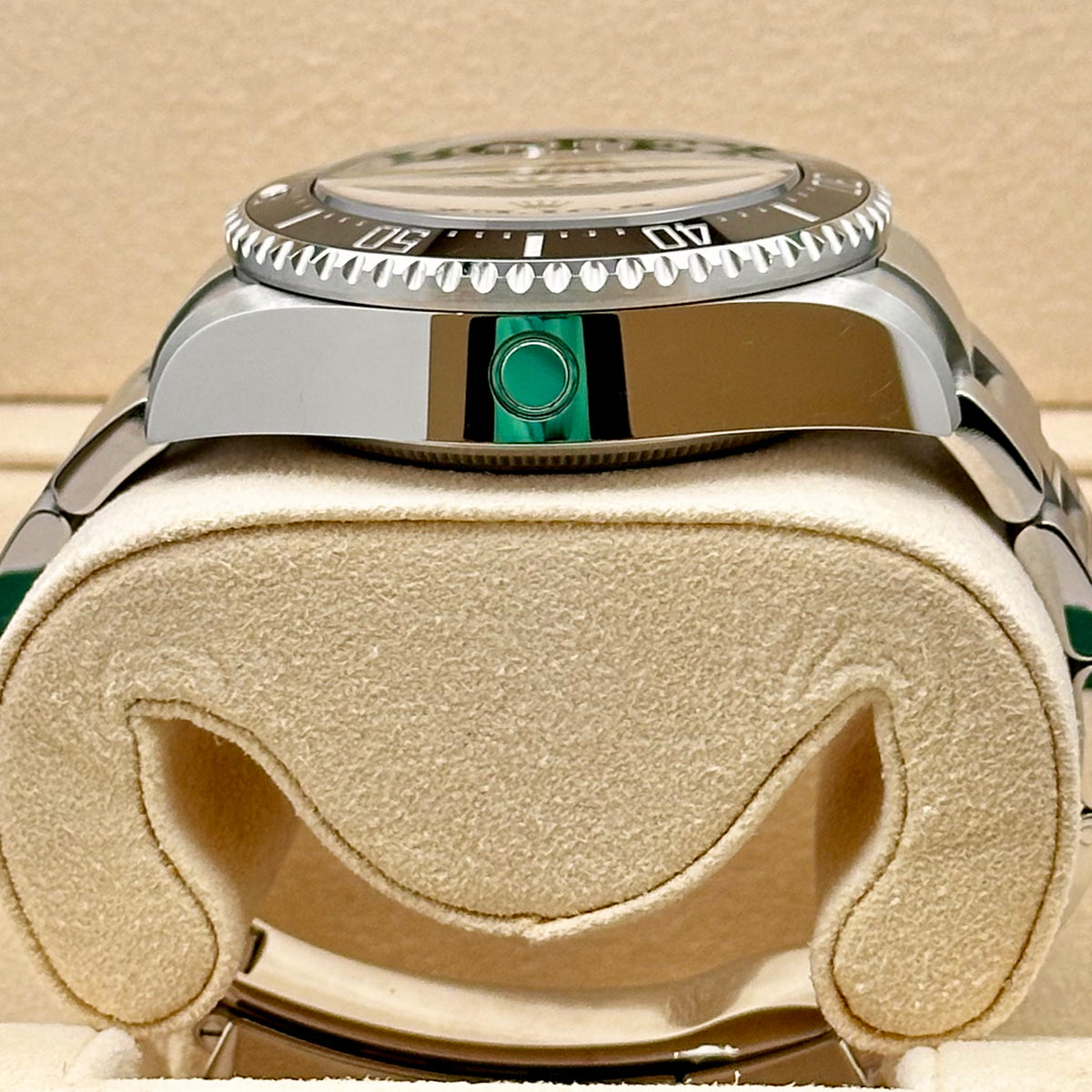 Rolex Deepsea Sea-Dweller Ref. 136660