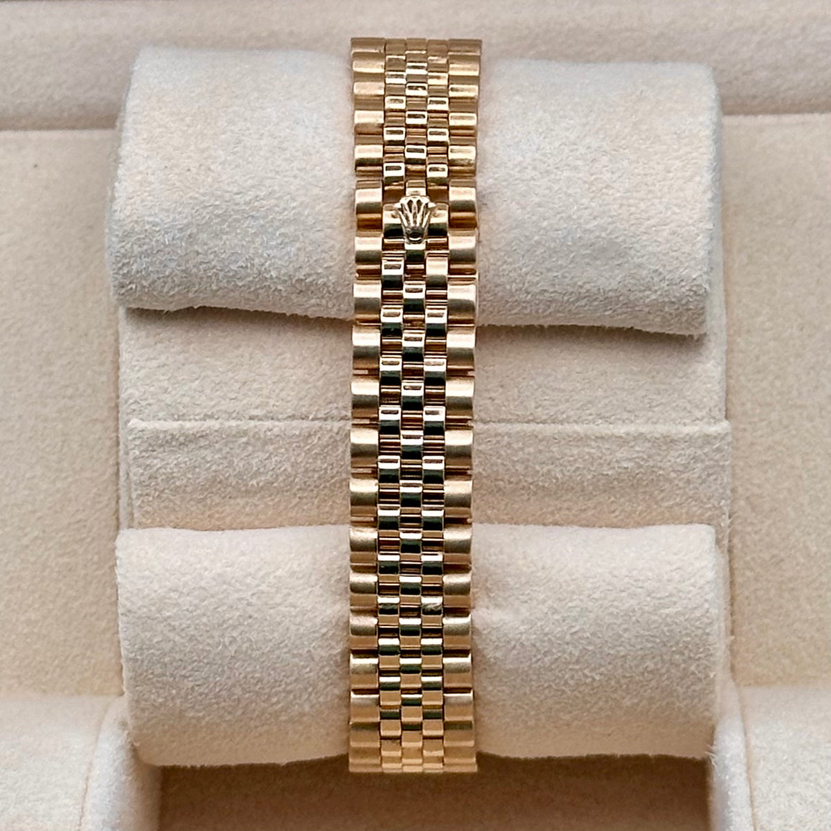 Rolex Lady-Datejust 26mm 18k Yellow Gold Champagne Stick Dial Jubilee Ref. 69178