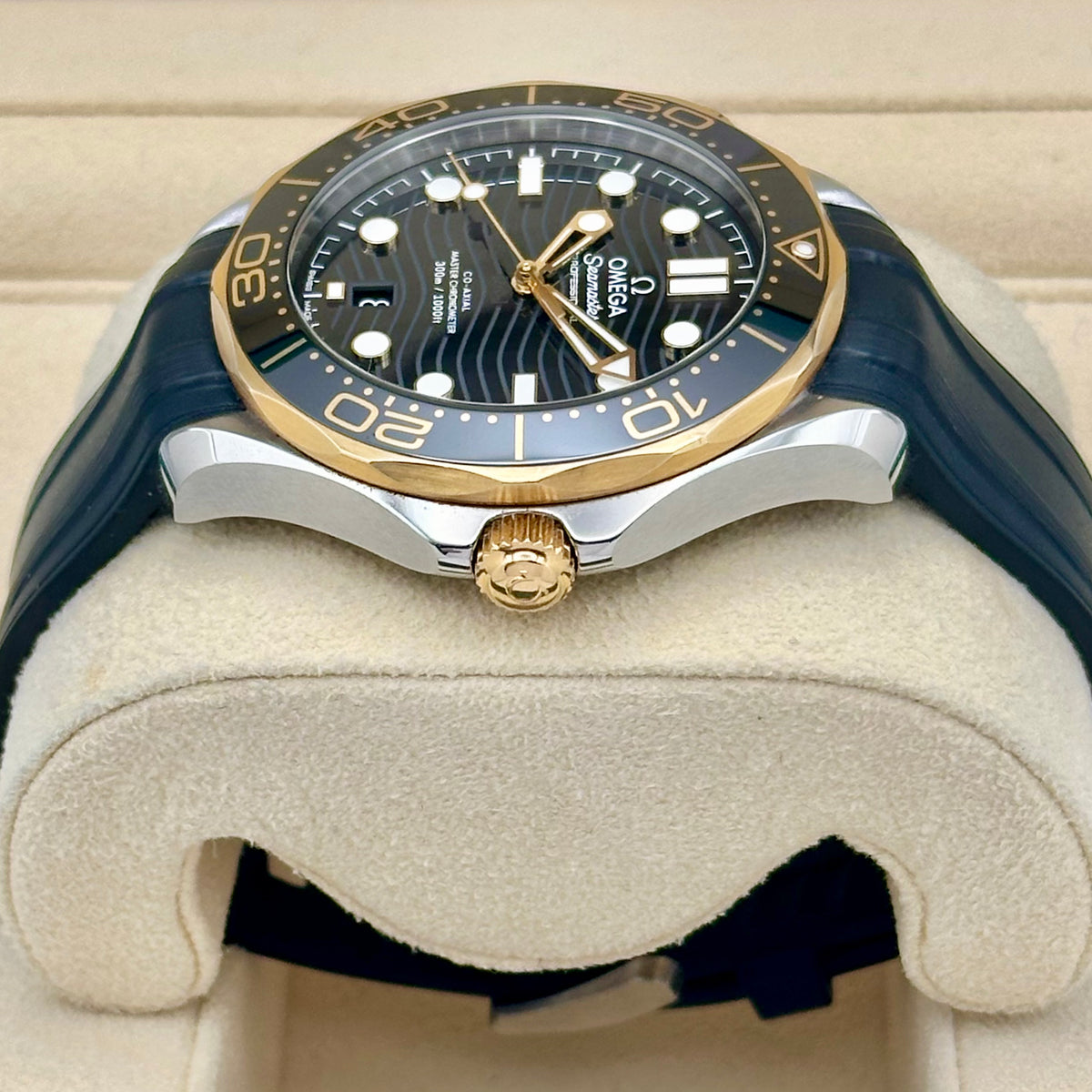 Omega Seamaster Diver 300M Black Dial Ref. 210.22.42.20.01.001